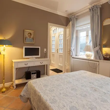 Bi Mueuer * Braderup (Sylt)